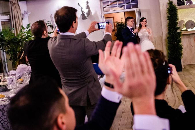 Llegada de los novios al restaurante