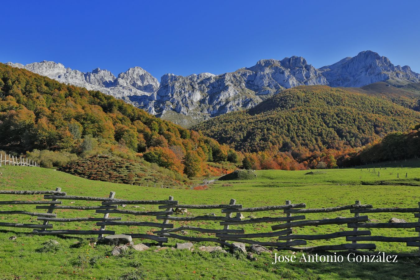 Peña Santa desde Majada de Vegabaño. Macizo del Cornión