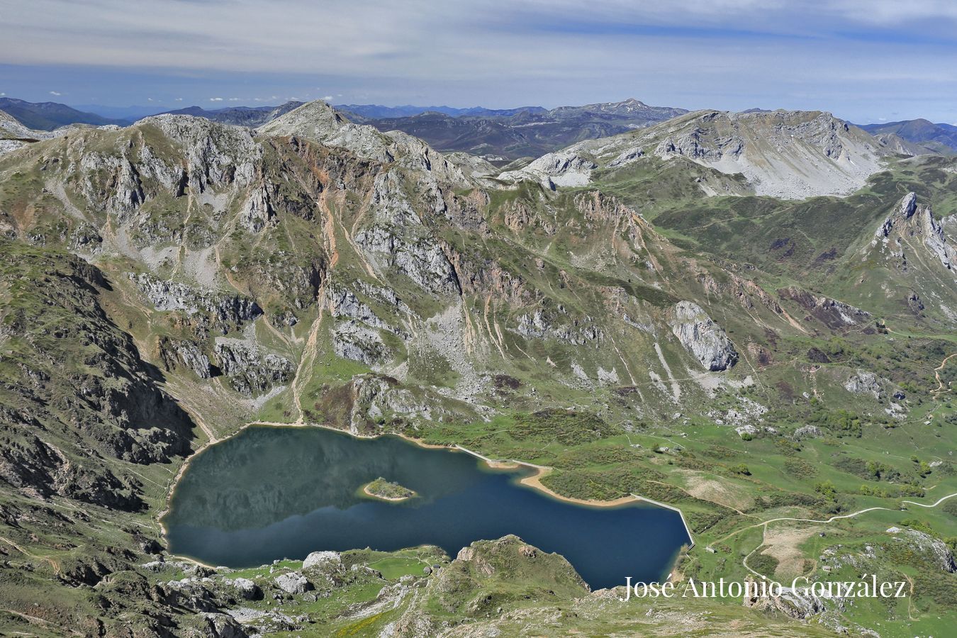 Lago del Valle