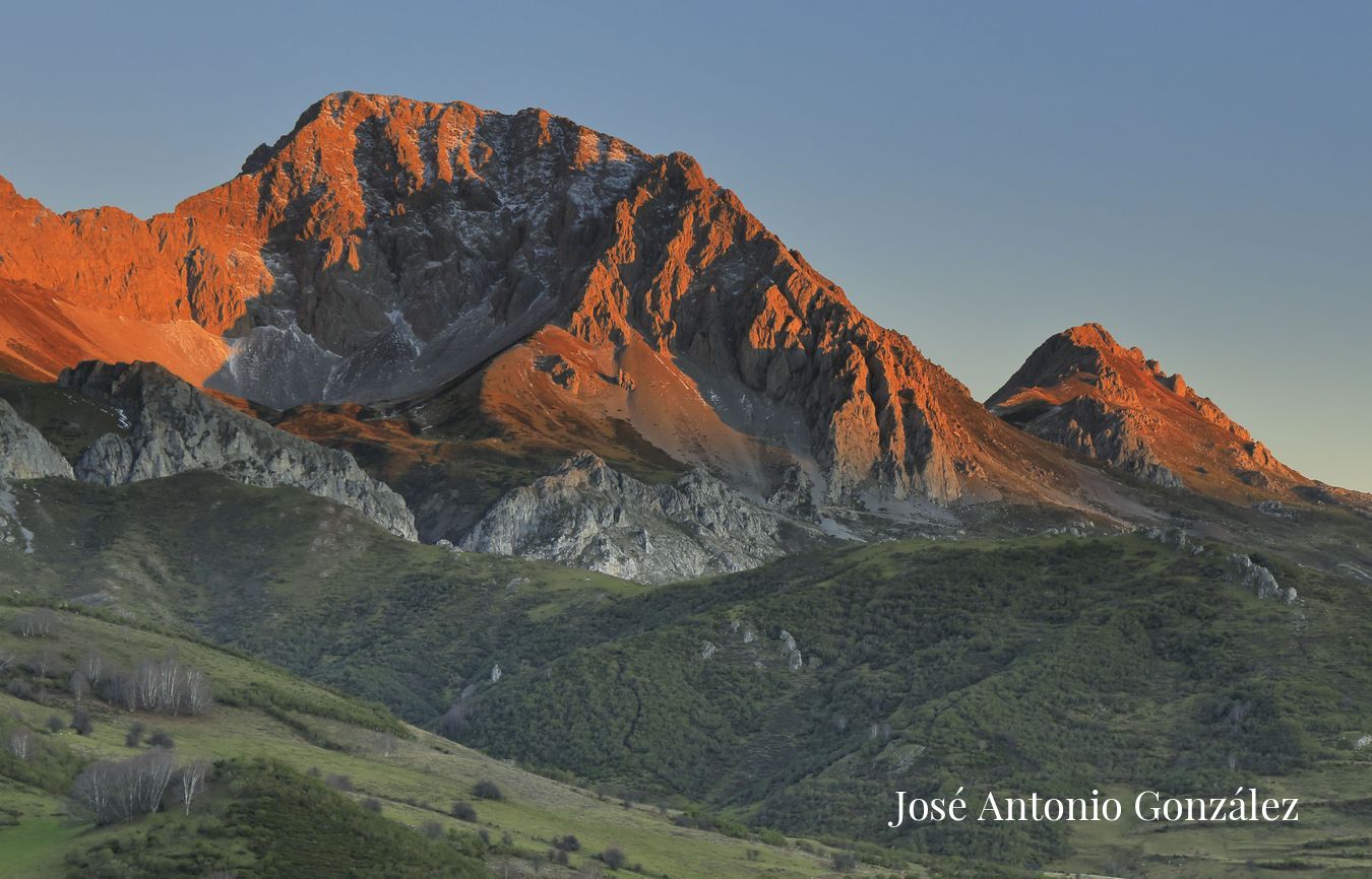 Peña Ubina Grande y Pequeña