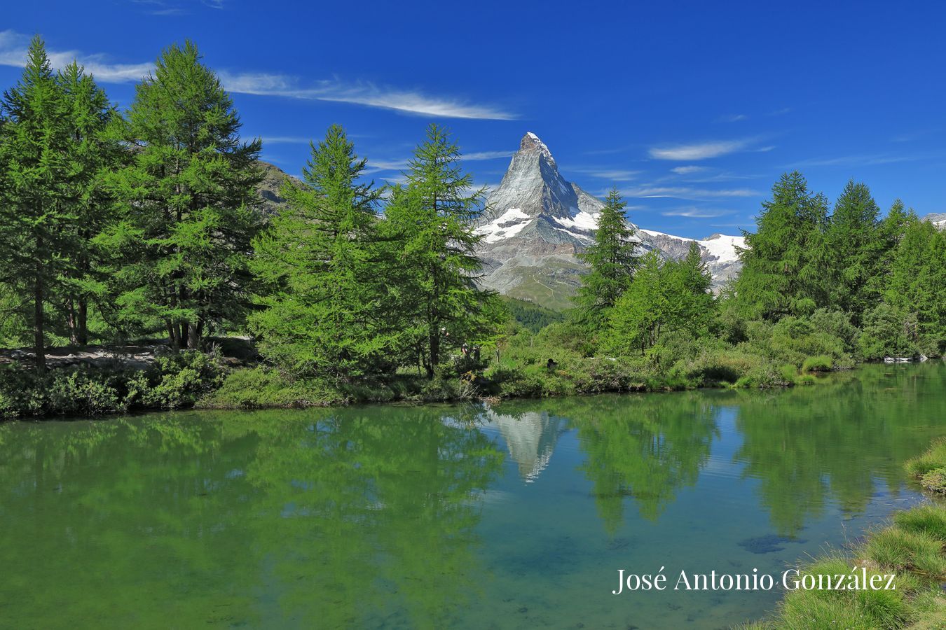 Lago Grindjesee y monte Cervino (Matterhorn)