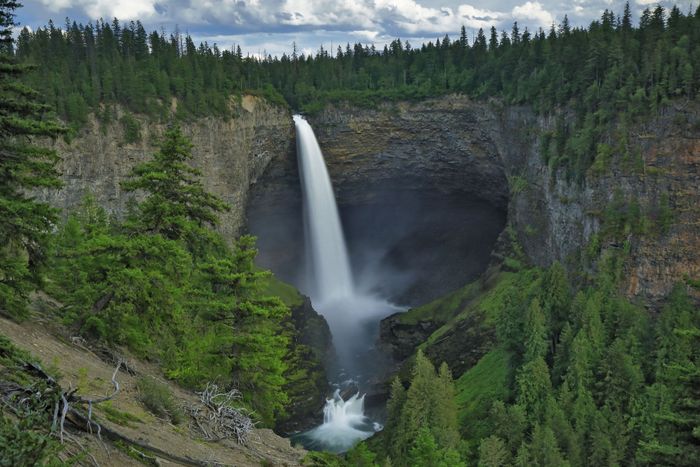  Helmcken Falls 