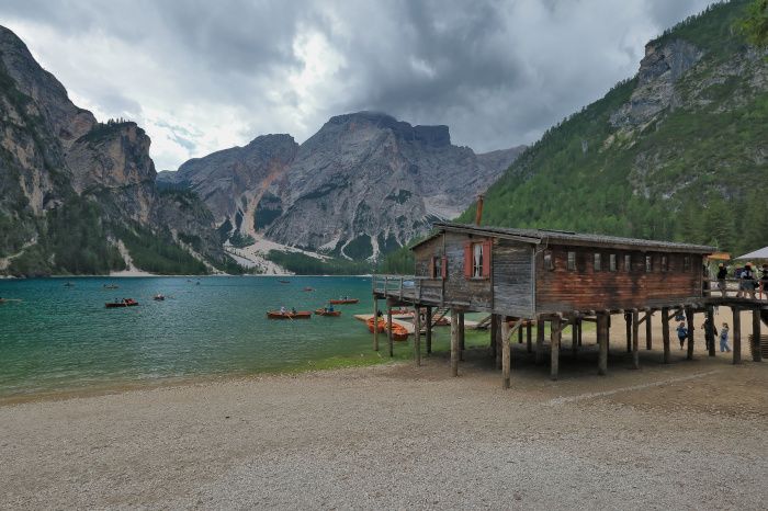 Lago di Braies. Embarcadero