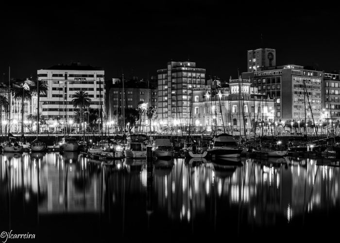 PUERTO DEPORTIVO GIJON DE NOCHE