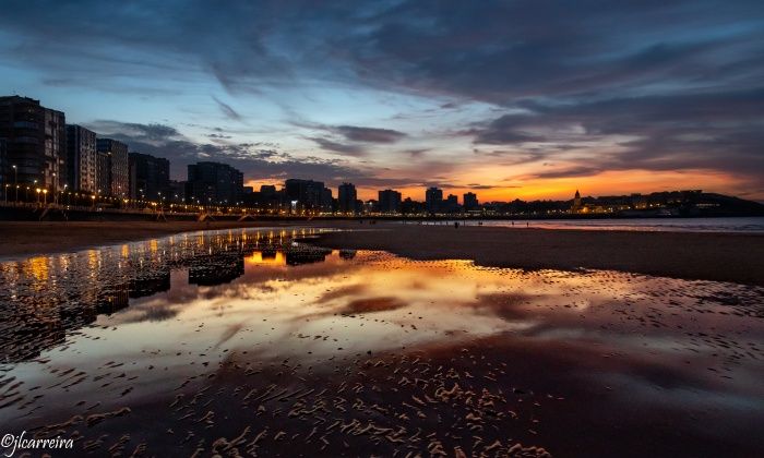 CIELO ROJO SOBRE SAN LORENZO GIJON