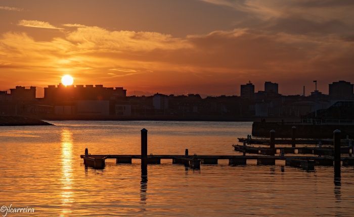 PUESTA SOL EN PUERTO DEPORTIVO GIJON