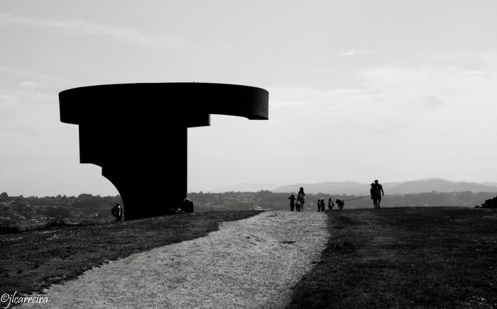 ELOGIO DEL HORIZONTE GIJON BLANCO Y NEGRO