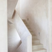 Villa Senses Marbella fotografía de arquitectura  un espacio construido donde las curvas, texturas y líneas te transportan a la naturaleza