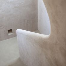 Villa Senses Marbella fotografía de arquitectura  un espacio construido donde las curvas, texturas y líneas te transportan a la naturaleza