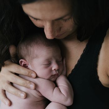 Fotografia newborn amb mare -Mireia Navarro Fotografia