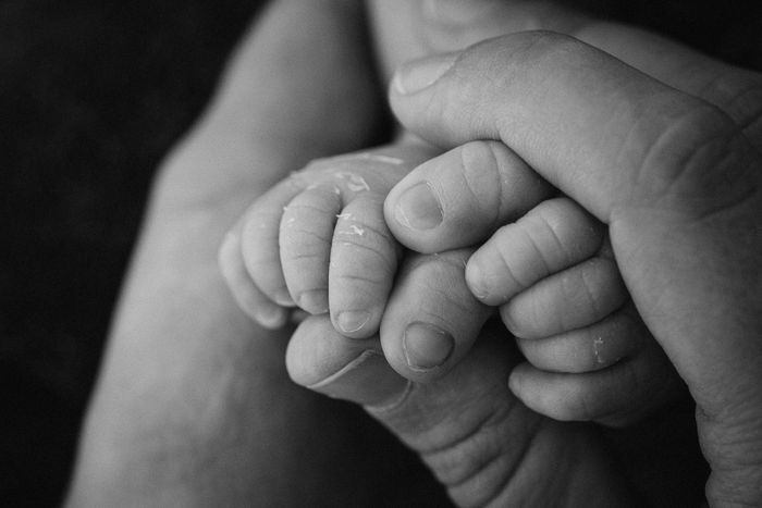 Fotografía pies recién nacido en Barcelona-Mireia Navarro Fotografía