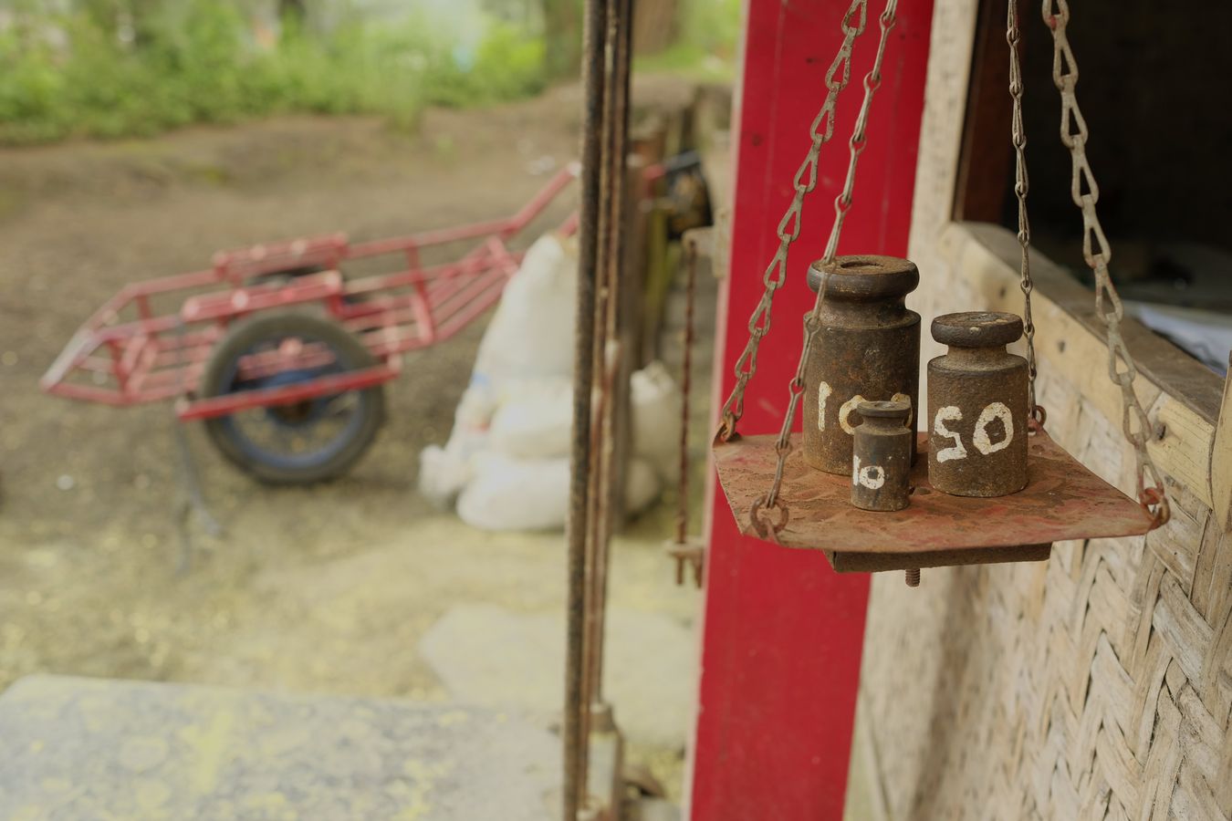 Scale weights used to weigh sulfur