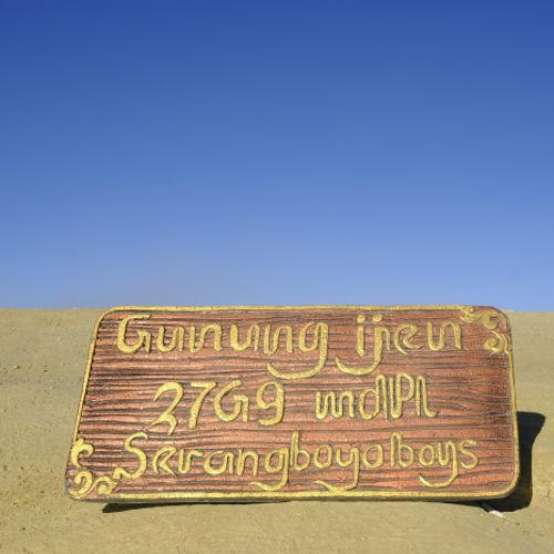 Sign indicating the height of Mount Ijen at its summit