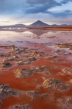 Amanecer en laguna Colorada