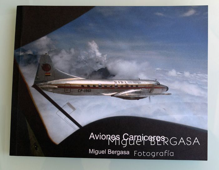 Aviones Carniceros. Color . 2012