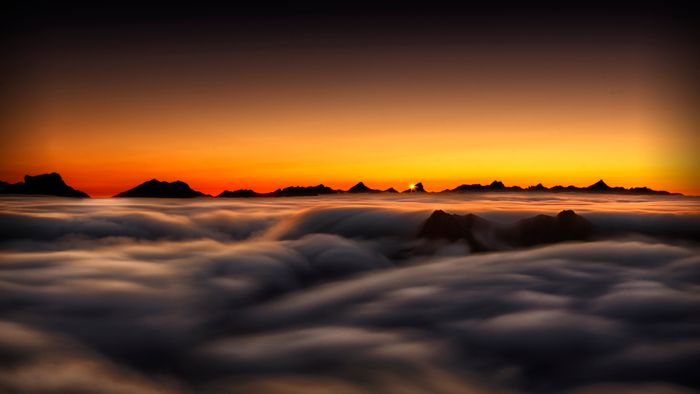 Mar de nubes desde La Raca hacia el Pirineo navarro