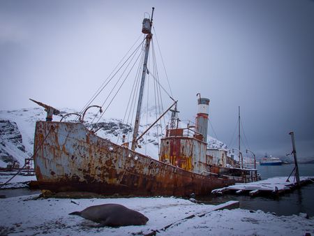 Old whaling ship - Grytviken - Juan Abal