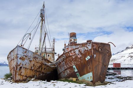 Old whaling ships - Grytviken - Juan Abal