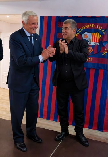 jugador futbol club barcelona valenti fuster president barça joan laporta