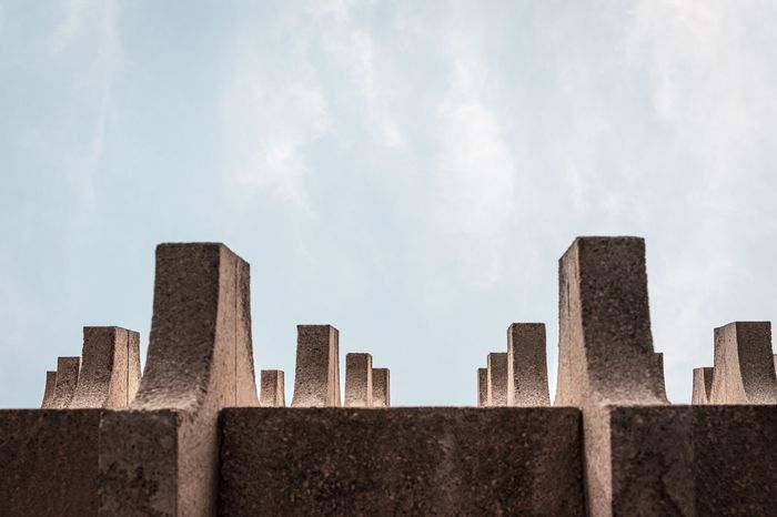 Garín | Fotografía de Arquitectura - Detalle fachada edifico Iberdrola - Cáceres