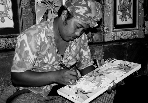 artesano pintor balines
