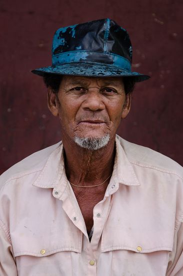 cuban portraits of old man 11 in photo travels to cuba with louis alarco
