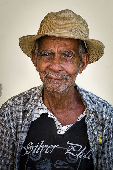 cuban portraits of old man 13 in photo travels to cuba with louis alarco