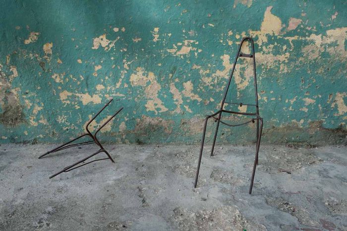 chair in havana 3 , photography tour by louis alarcon