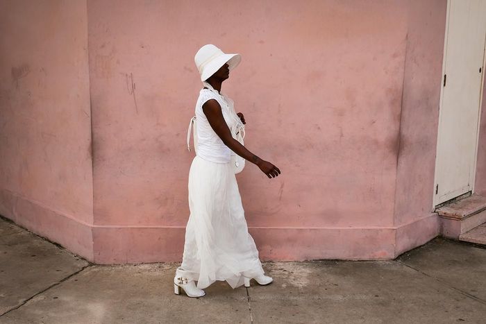 cuban woman dress in white, photos of cuba