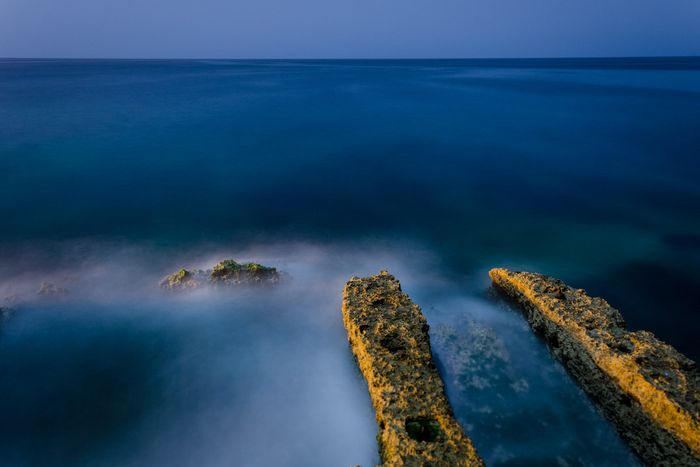 caribbean sea in Havana, photo taken by louis alarcon in a night photography course