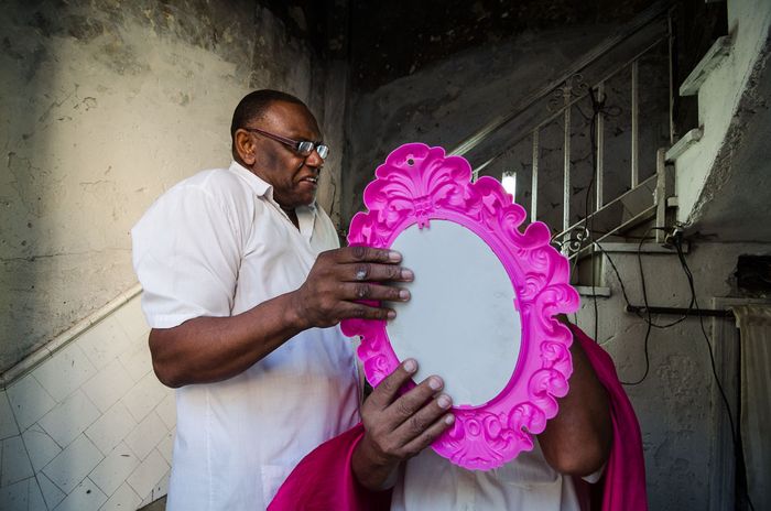 hairdressing in havana,  street photography in cuba