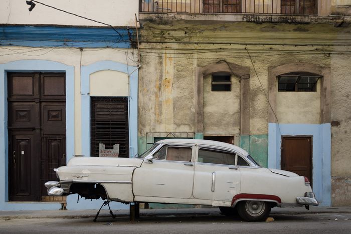 old cars in cuba 18 , cuban workshops led by louis alarcon