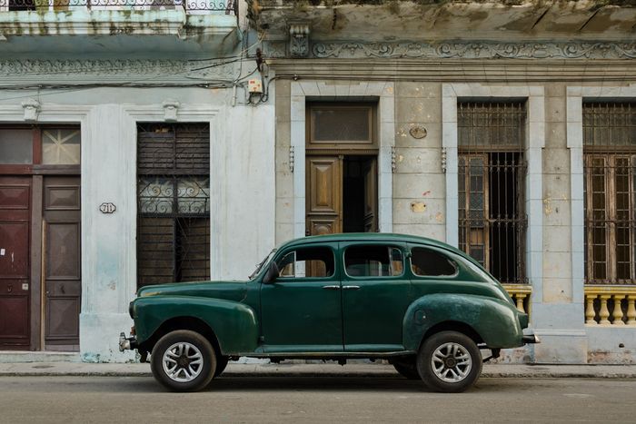 old cars in cuba 13 , cuban workshops led by louis alarcon