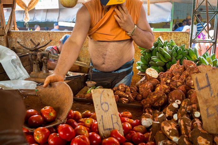 photos of markets in Havana in my courses of photography by louis alarcon