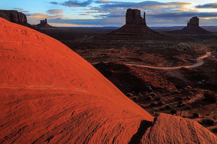 Fran Rubia · THE MONUMENT VALLEY-USA