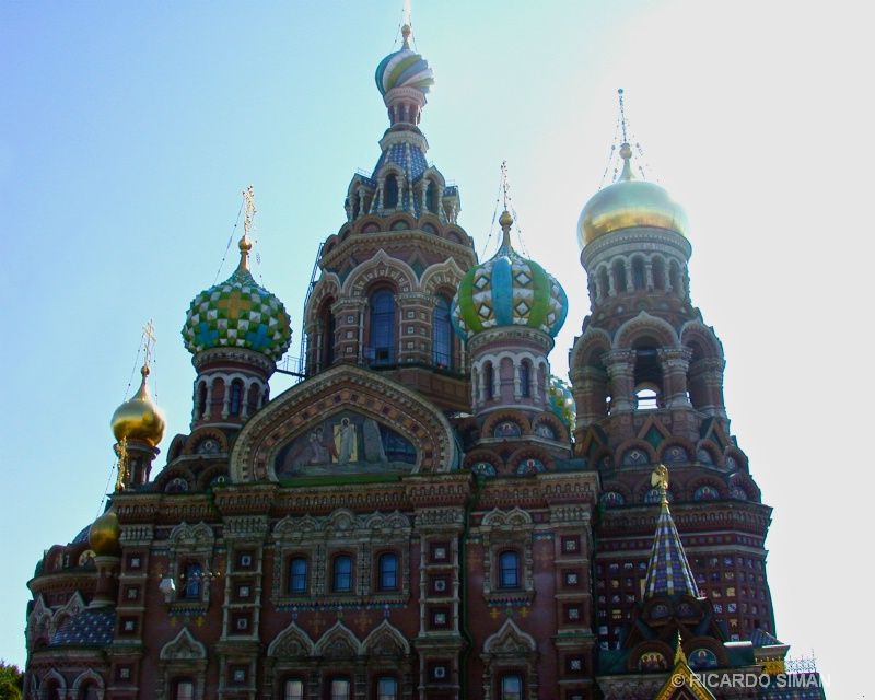 Catedral de San Salvador de la sangre derramada, en honor al Zar Alejandro II en St. Pettesburgo, Rusia