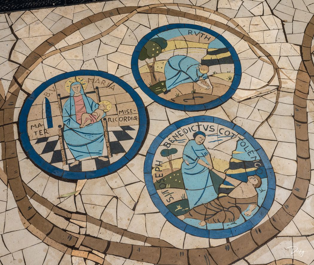 Mosaico en piso, Virgen Maria, Ruth 02042022-DSC_1566.jp