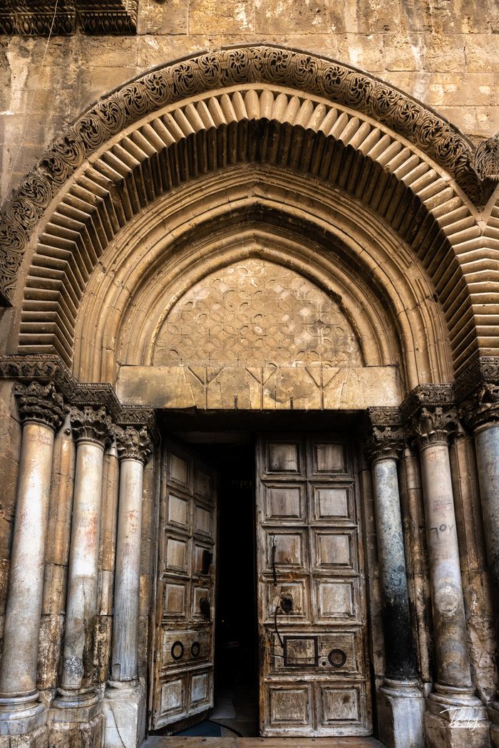 Puerta de entrada al Santo Sepulcro