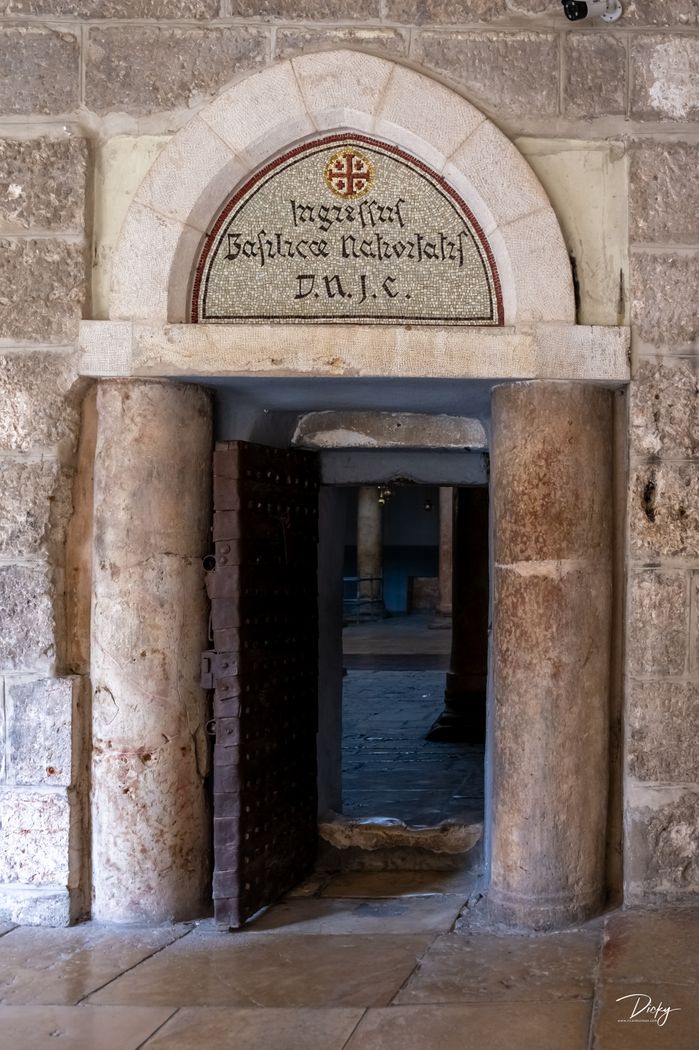 Puerta Lateral de la Basilica DSC_3064-HDR.jpg