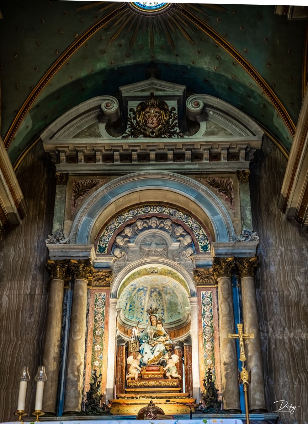 Altar en Stella Maris en honor a la Virgen del Carmen