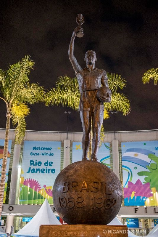 Estatua de Bellini, entrada Estadio Maracana