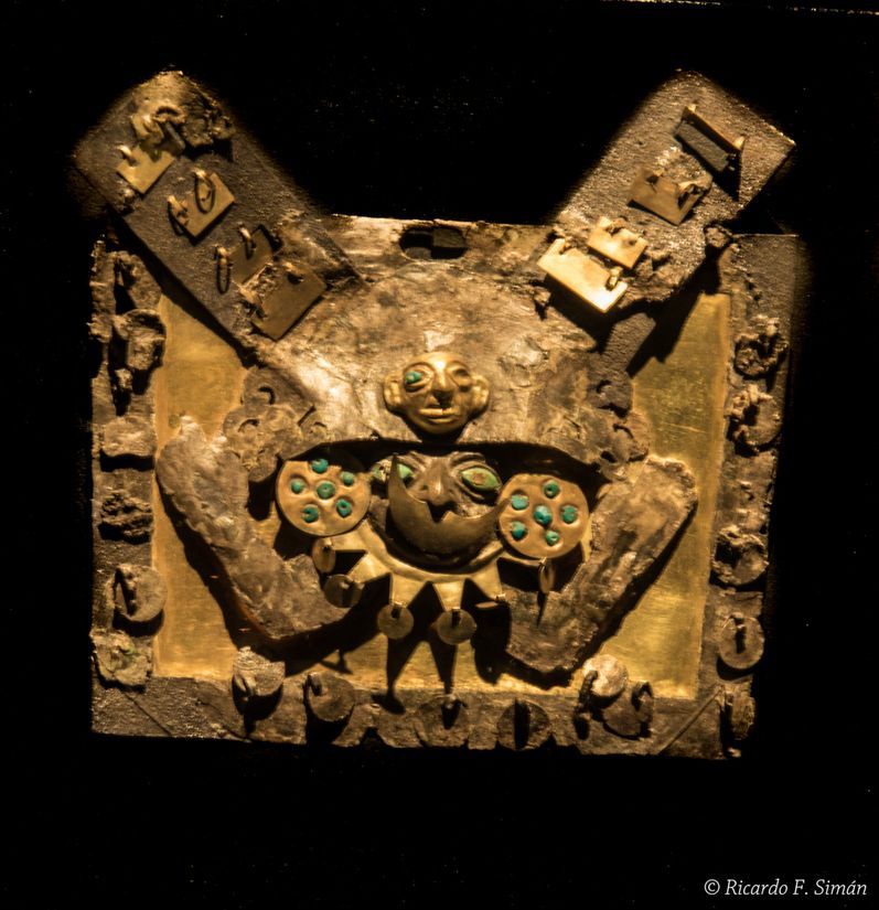 DSC_9801 Pectural encontrado en tumba
