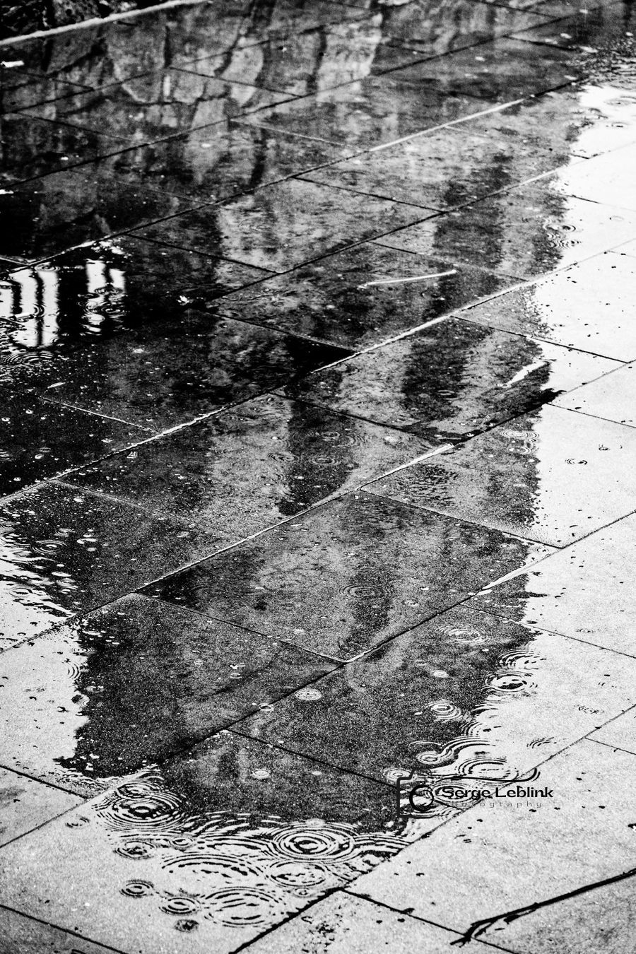 dia de lluvia, en la plaza