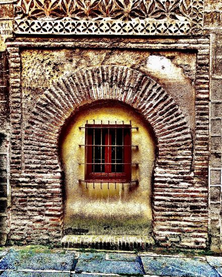 Ventana estilo mudejar de Segovia