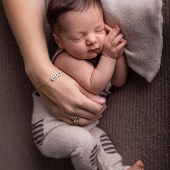 Fotografía recién nacido newborn Barcelona bebés niños nounat embarazo en estudio sesión fotos - susana ferraz photography 45