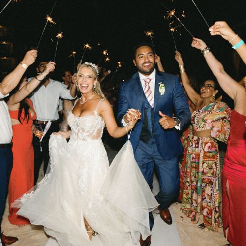Vicky & Francisco Sneak Peek
