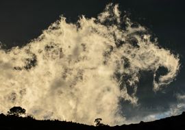Rolling cloud. Serra de Vandellòs