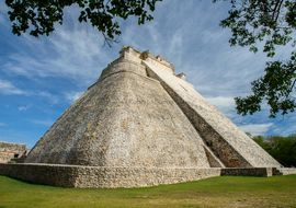 Pirámide maya de Uxmal. México