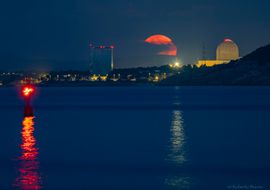 Moonset at Vandellós Nuclear Power Plants